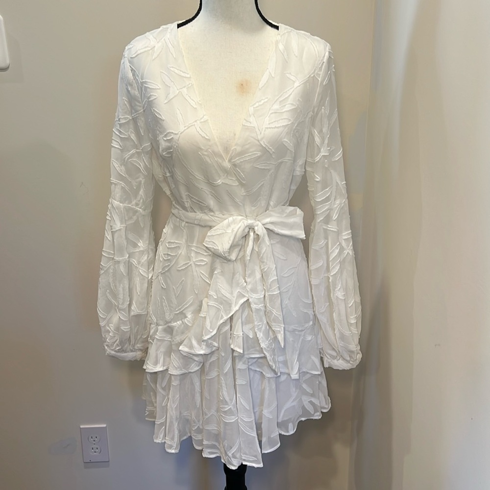 Lace burnout v neck long sleeve mini sz M